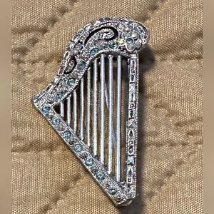Elegant Silver Harp Brooch